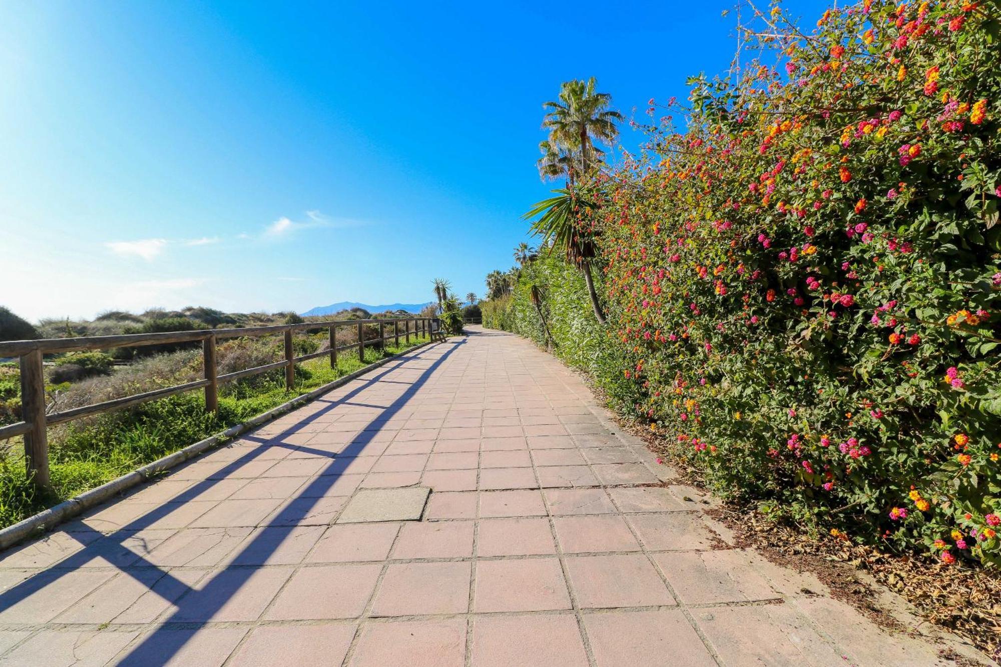 Romana Playa Apartment By The Beach Marbella Exterior foto